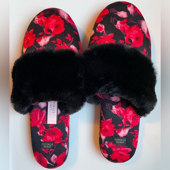 🆕Victoria’s Secret Slippers with Carrying Bag - Picture 3 of 8